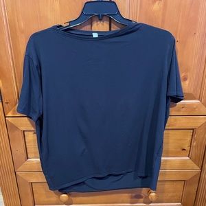 NWOT LuLuLemon Black T-Shirt workout size 8 womens